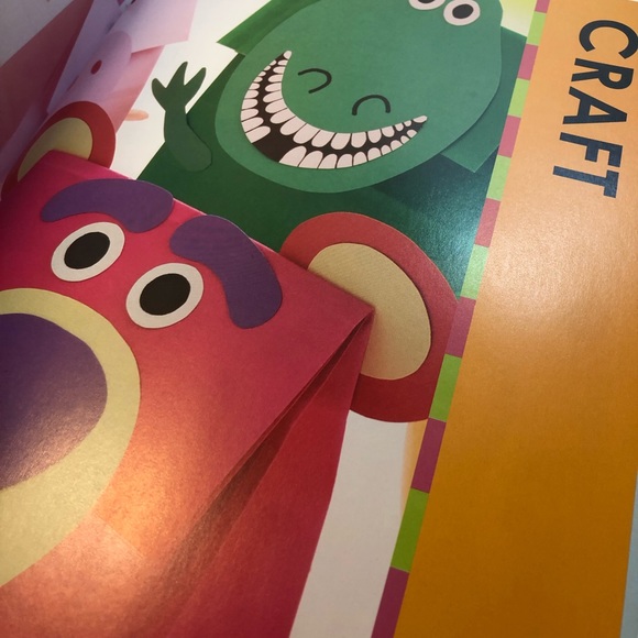 Disney Hardcover Idea Book , more than 100 Crafts, activities & games - Picture 12 of 12